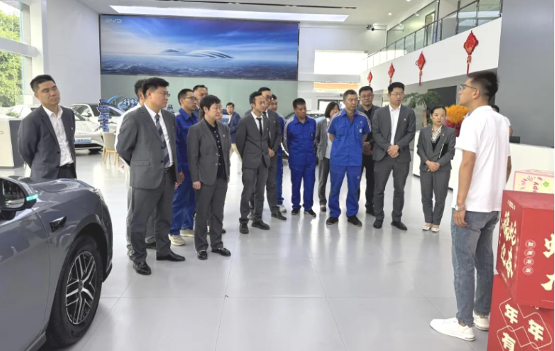 汽貿(mào)公司黨支部開(kāi)展&ldquo;走出去、學(xué)進(jìn)來(lái)，改作風(fēng)、促發(fā)展&rdquo;貫徹中央八項(xiàng)規(guī)定精神學(xué)習(xí)教育走深走實(shí)主題黨日活動(dòng)