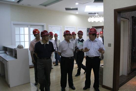 青海省經(jīng)濟(jì)委員會(huì)黨組書(shū)記、主任，省國(guó)資委  黨委副書(shū)記、副主任吳海昆實(shí)地考察物產(chǎn)集團(tuán)重點(diǎn)項(xiàng)目