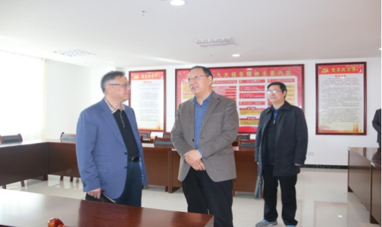 省委常委、省總工會(huì)主席馬吉孝等一行蒞臨青海物產(chǎn)集團(tuán)公司視察，調(diào)研指導(dǎo)道路貨運(yùn)企業(yè)建會(huì)、貨運(yùn)司機(jī)入會(huì)等工作