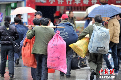 聚焦春節(jié)&ldquo;恐歸族&rdquo;：近鄉(xiāng)情怯，恐懼何來？(圖)